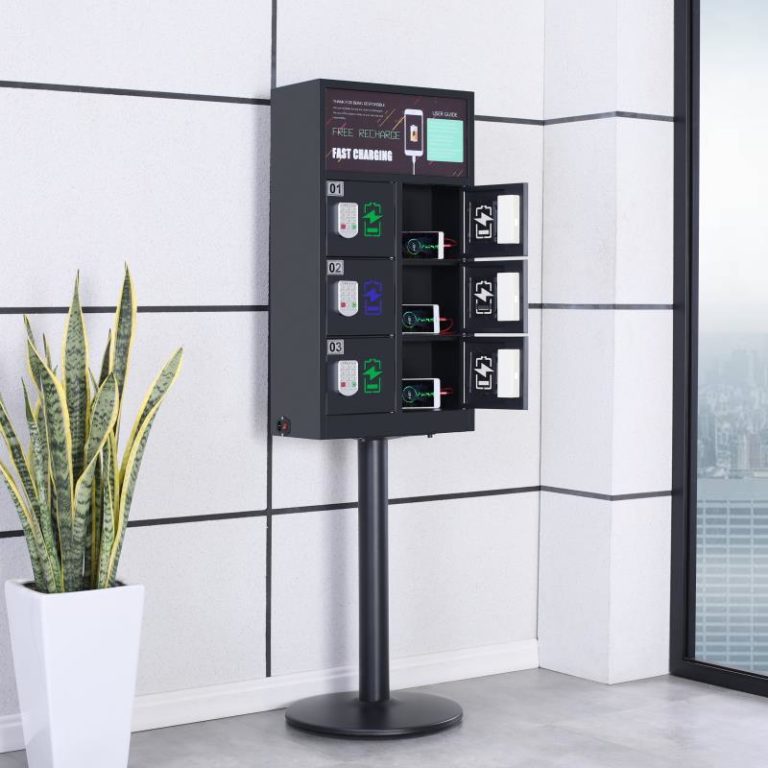 Colonnina per la ricarica dei telefoni con sportelli e display