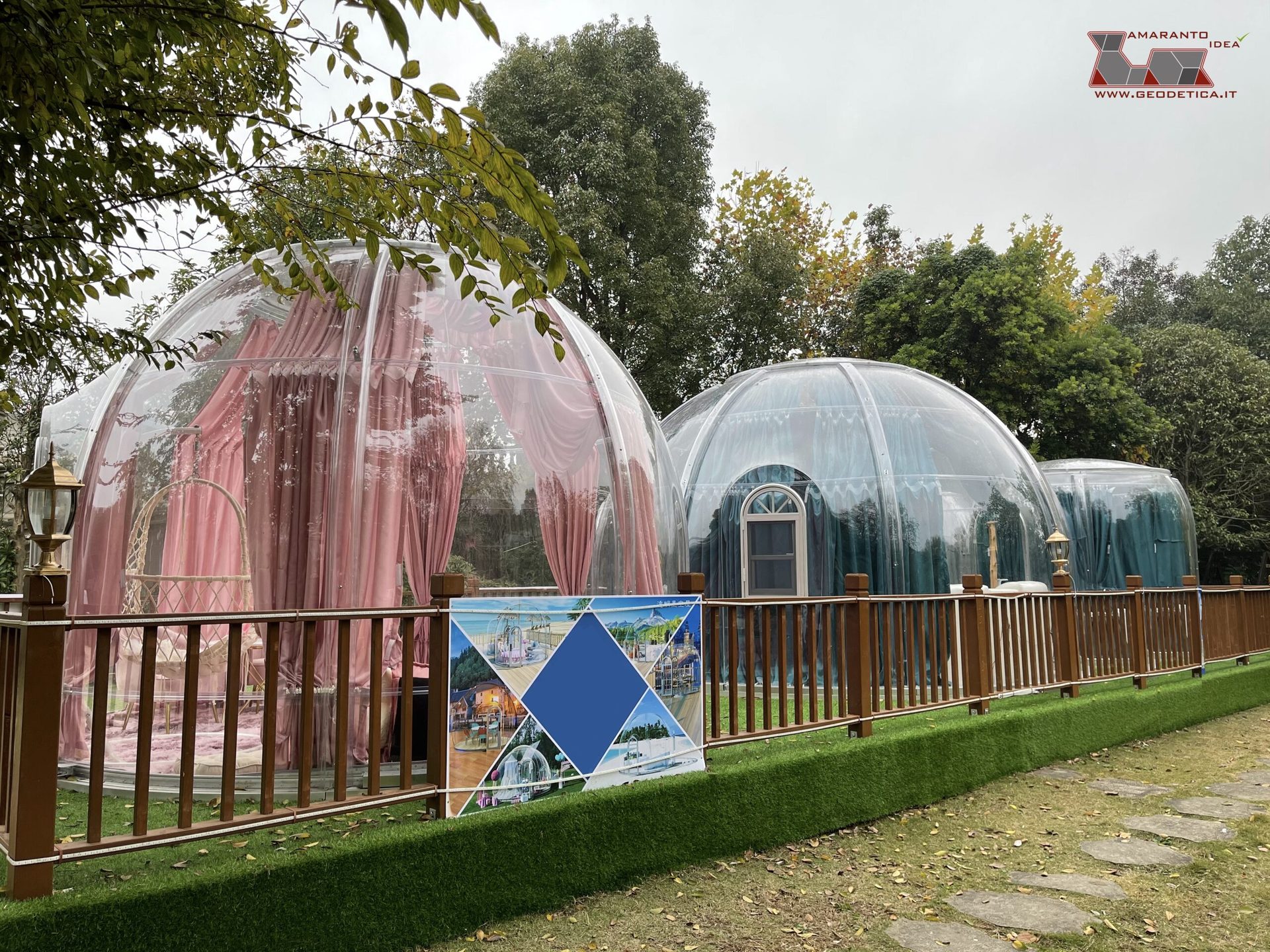Cupole in policarbonato installate in giardino