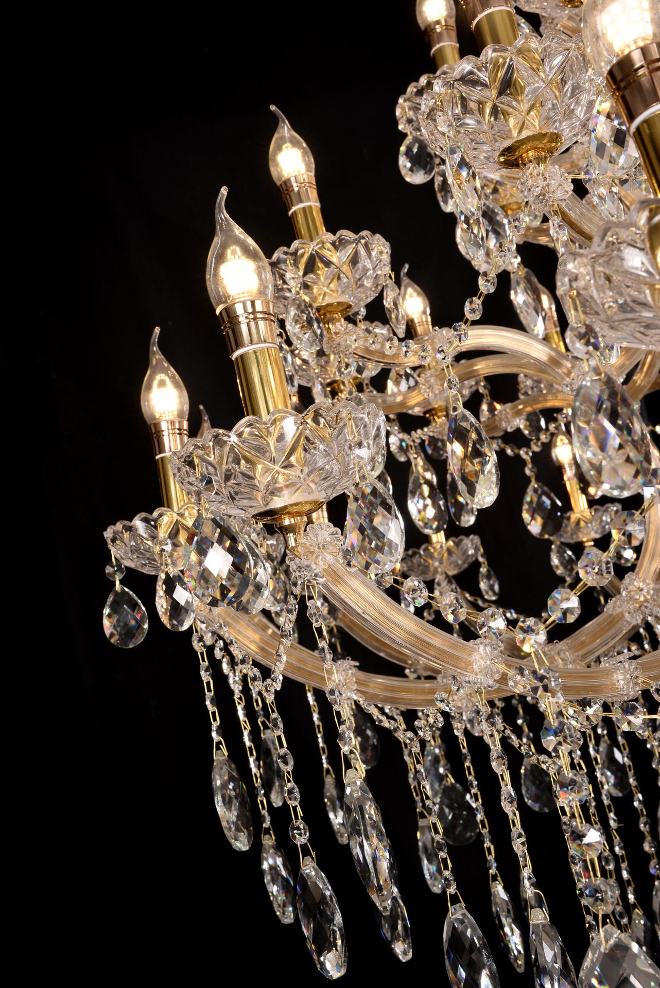 Lampadario in cristallo per allestimenti eleganti