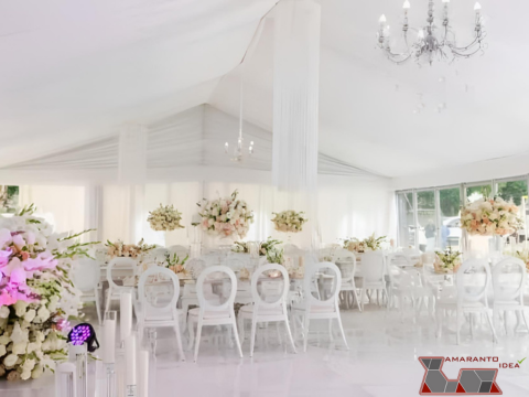Sala interna allestita per un banchetto di nozze